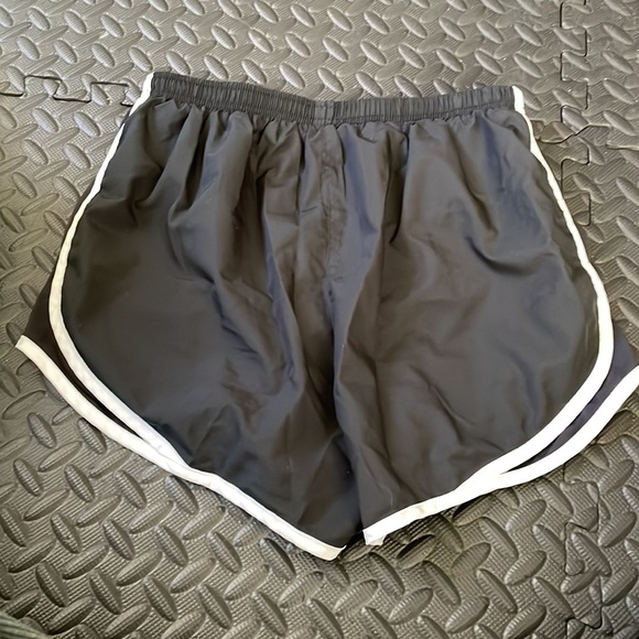 Nike Running Shorts - Picture 2 of 2